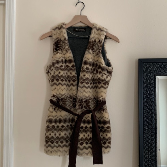 Faux fur vest from ZARA size Small with brown belt - Picture 1 of 3